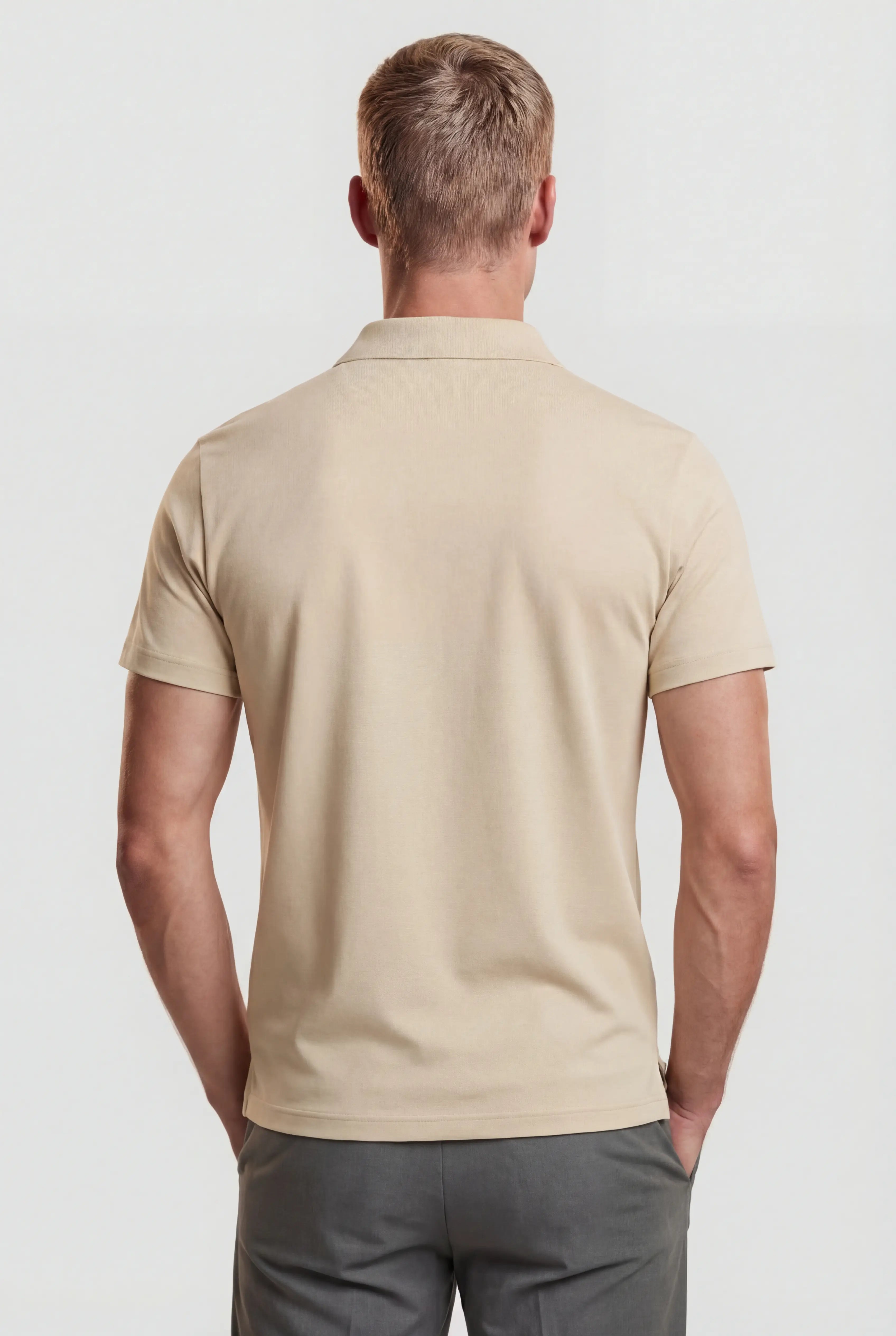 Slim Fit Herren Poloshirt aus technischem Material