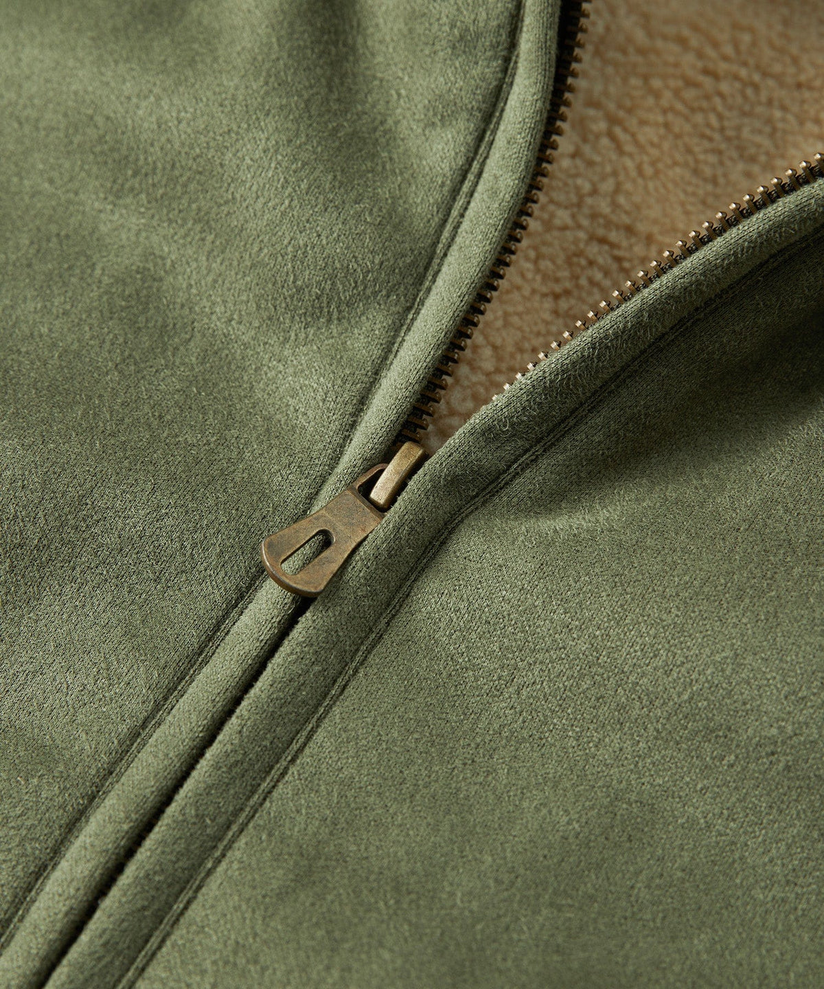 Grüne Herren Jacke mit Teddyfutter und Reißverschluss