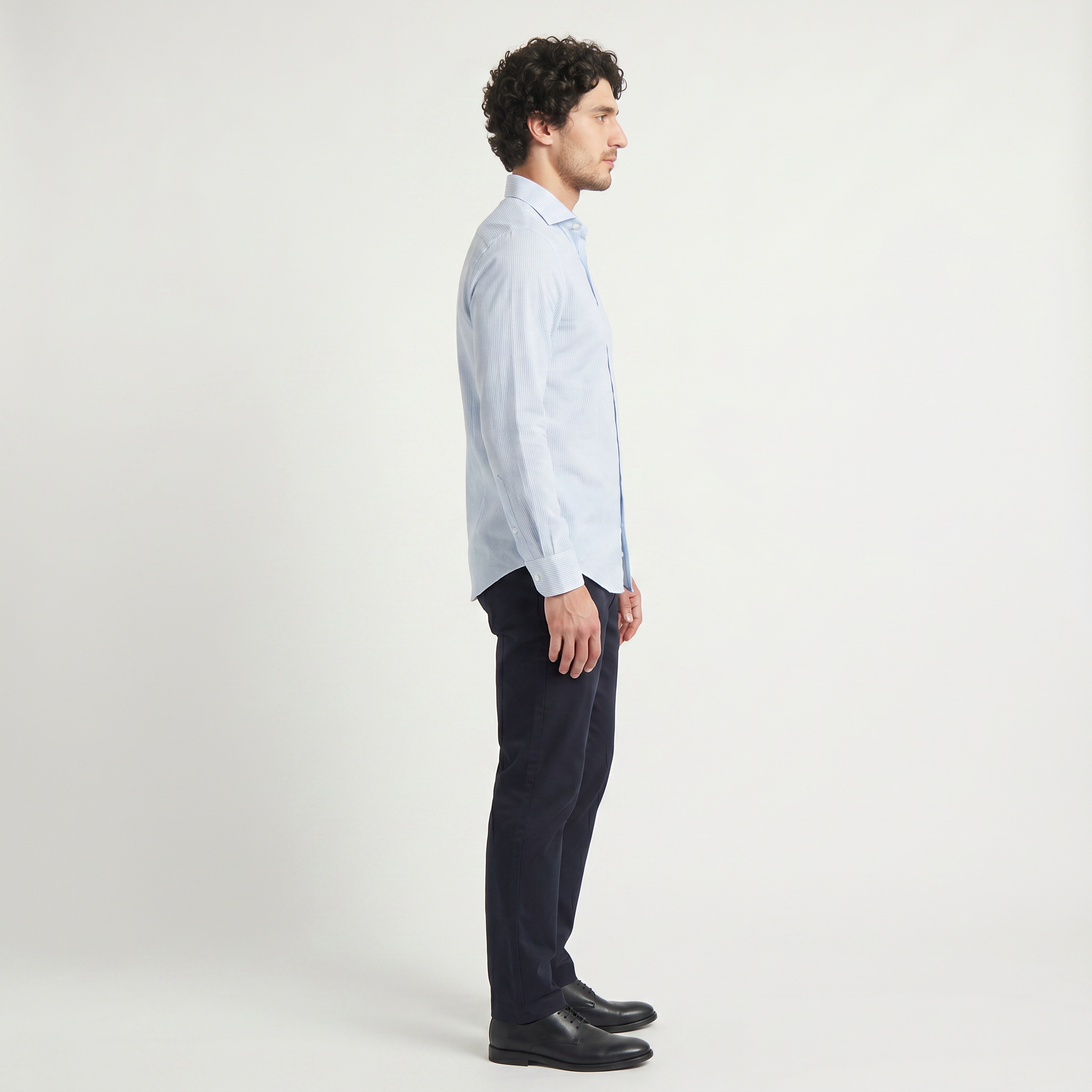 Chemise homme bleu clair à fines rayures verticales