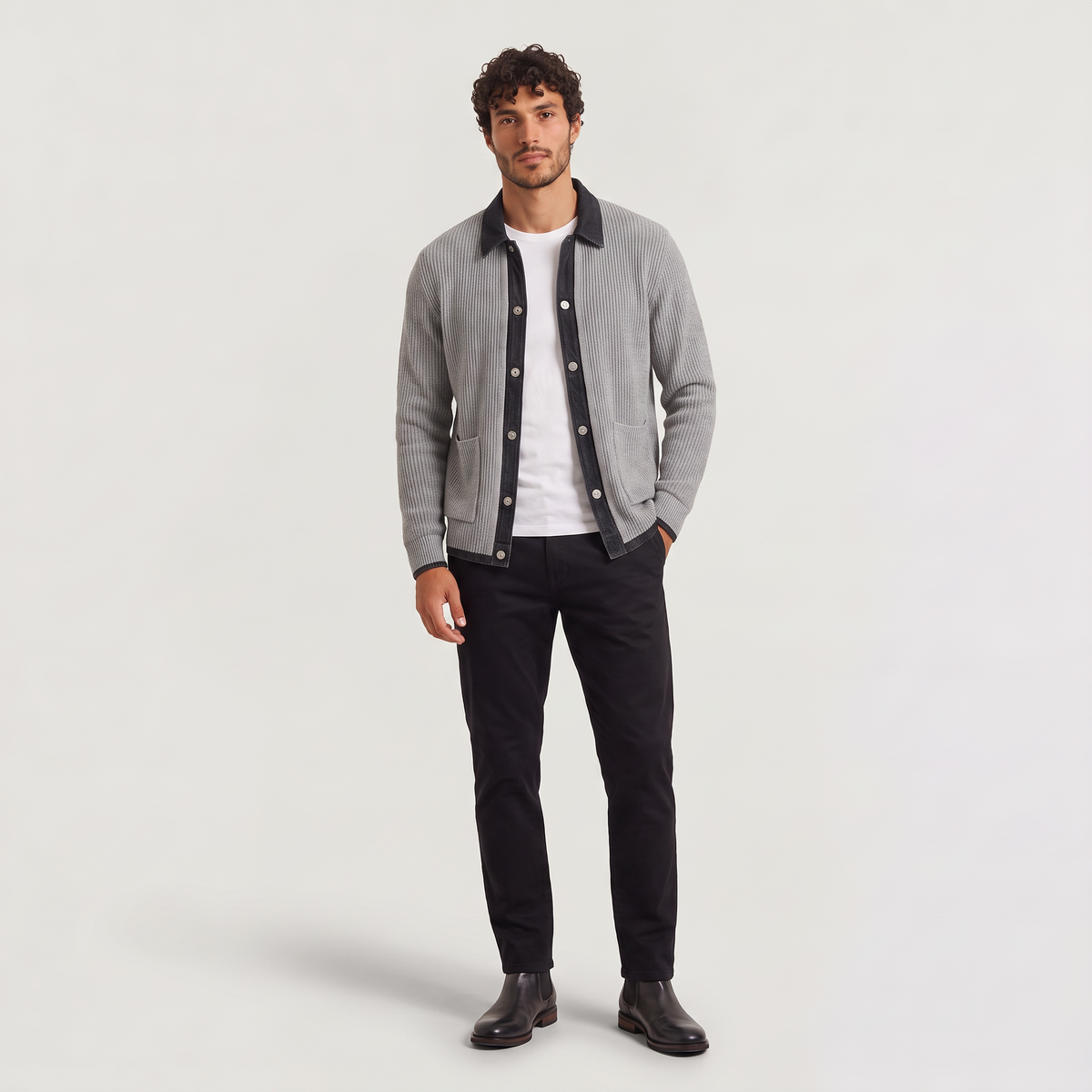 Herren Strickjacke mit Knopfleiste Kontrastdetails und Reverskragen