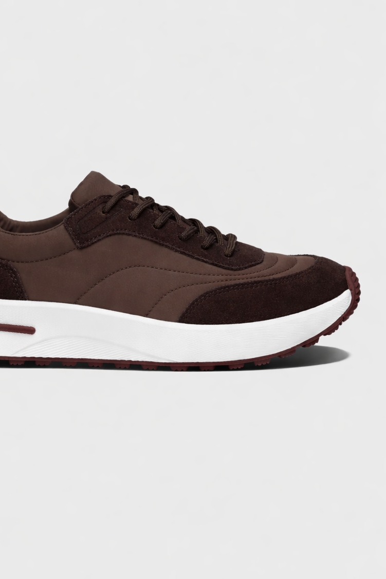 Baskets homme avec semelle marquante