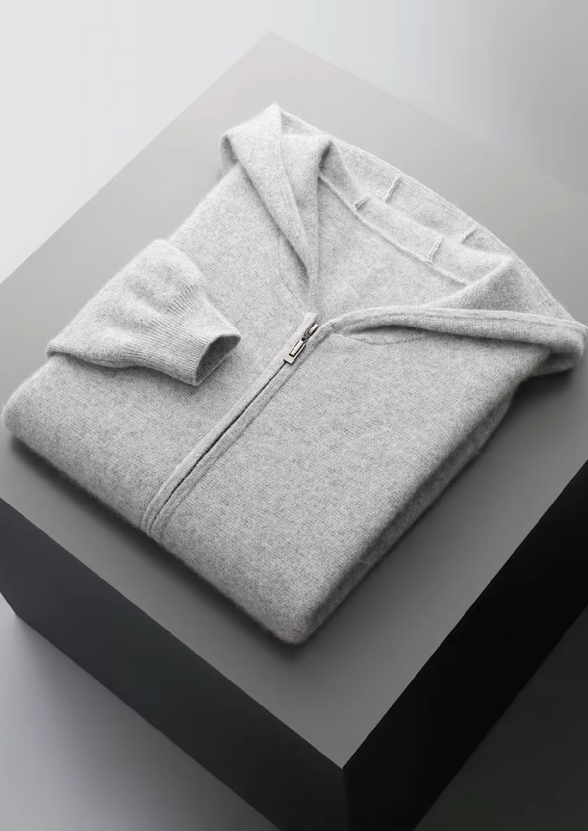 Heren breiset met capuchonvest en broek