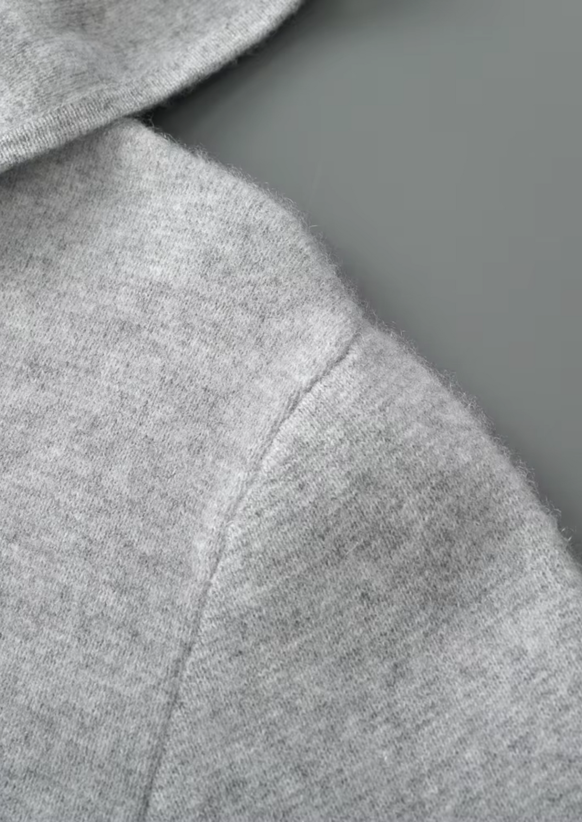 Heren breiset met capuchonvest en broek