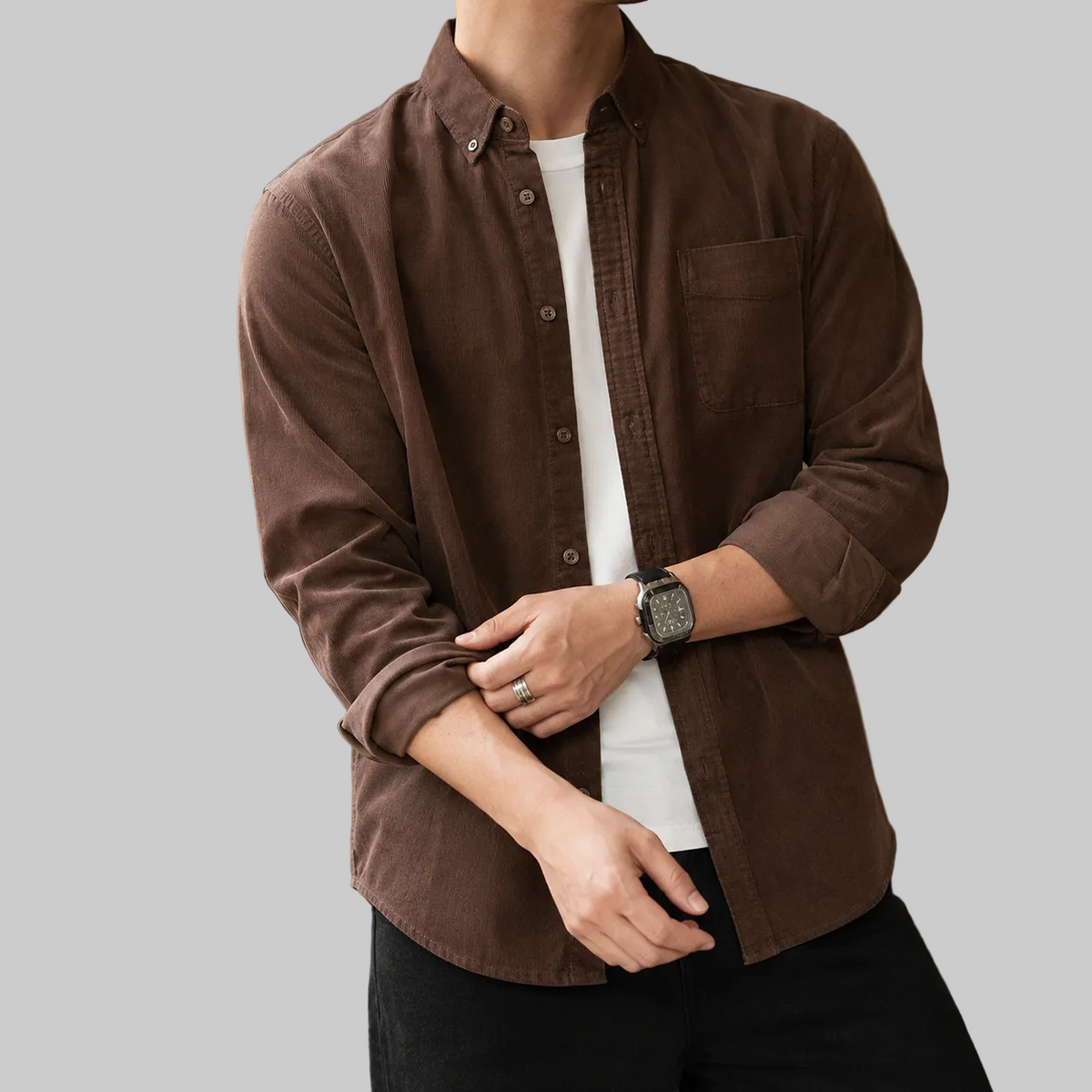 Strukturiertes Herren-Overshirt mit lockerer Passform in der Vorderansicht