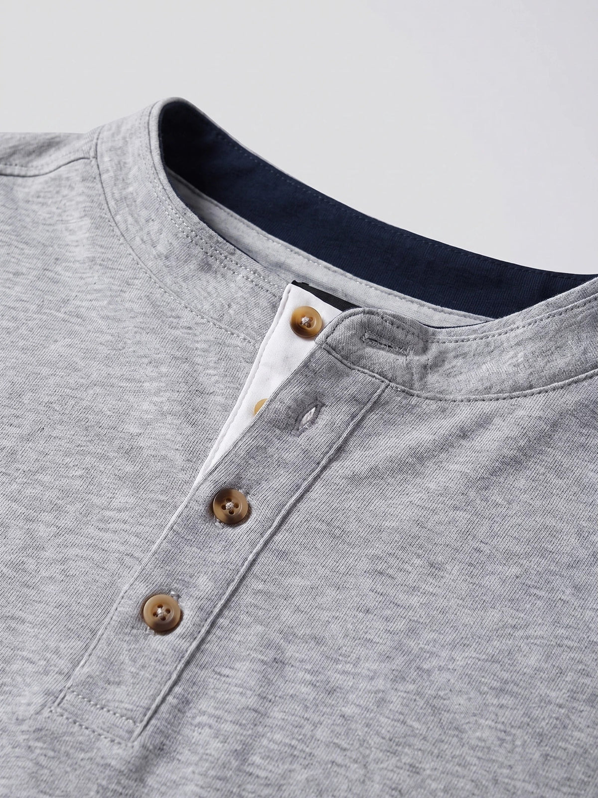 Herren Henley Shirt aus Baumwolle mit langen Ärmeln